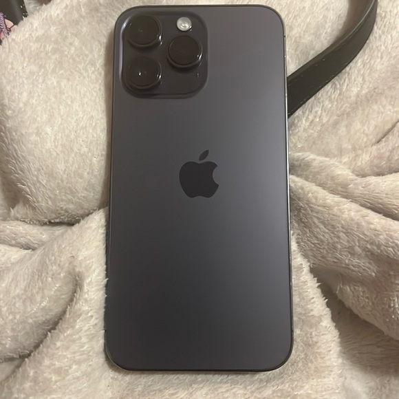 Apple Iphone 14 pro max - Picture 1 of 4